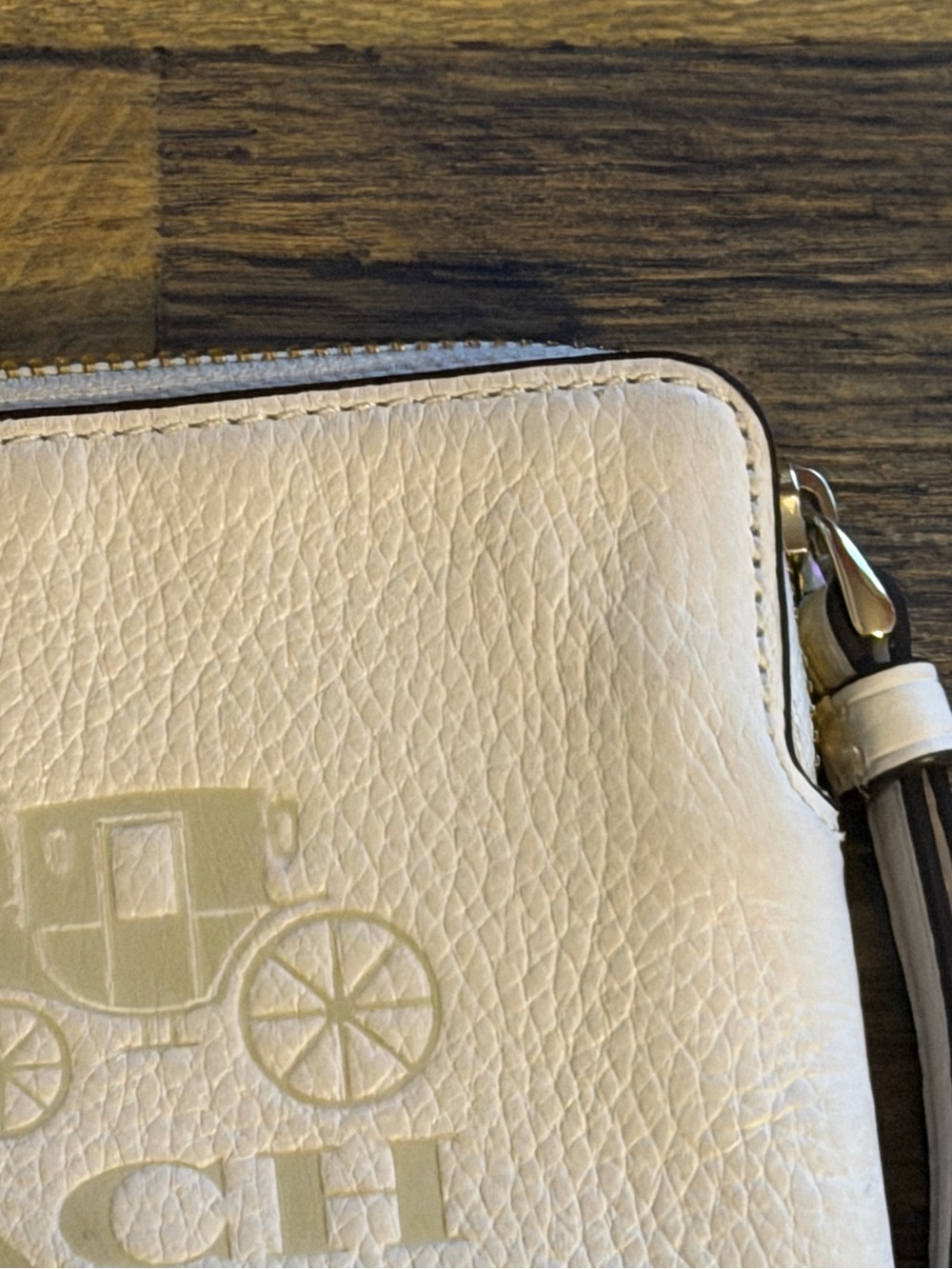 COACH White Leather Jes Corner Zip Wristlet with Signature Logo - Picture 5 of 6